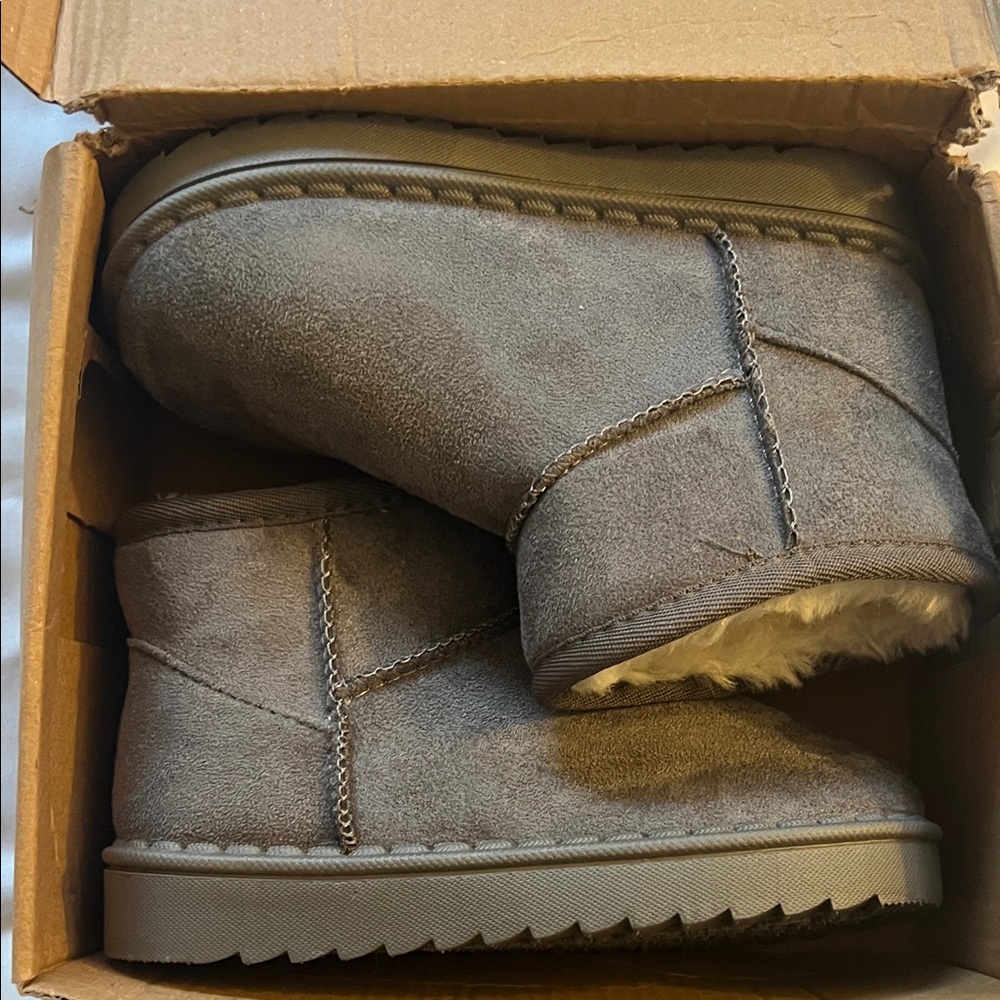 Gray Suede Men's Boots
